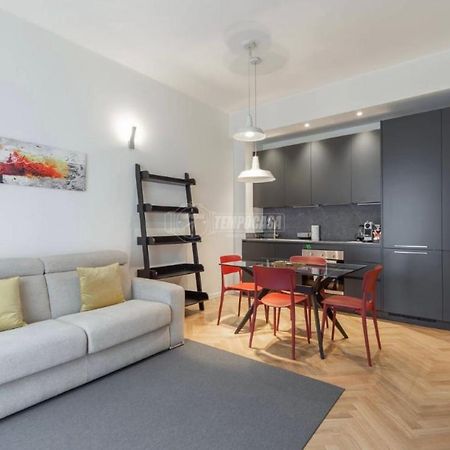 Milano: Incantevole Appartamento In Pieno Centro - Fancy Yellow Apartments Экстерьер фото