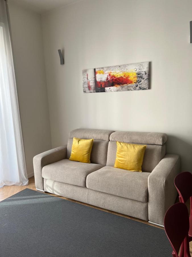 Milano: Incantevole Appartamento In Pieno Centro - Fancy Yellow Apartments Экстерьер фото